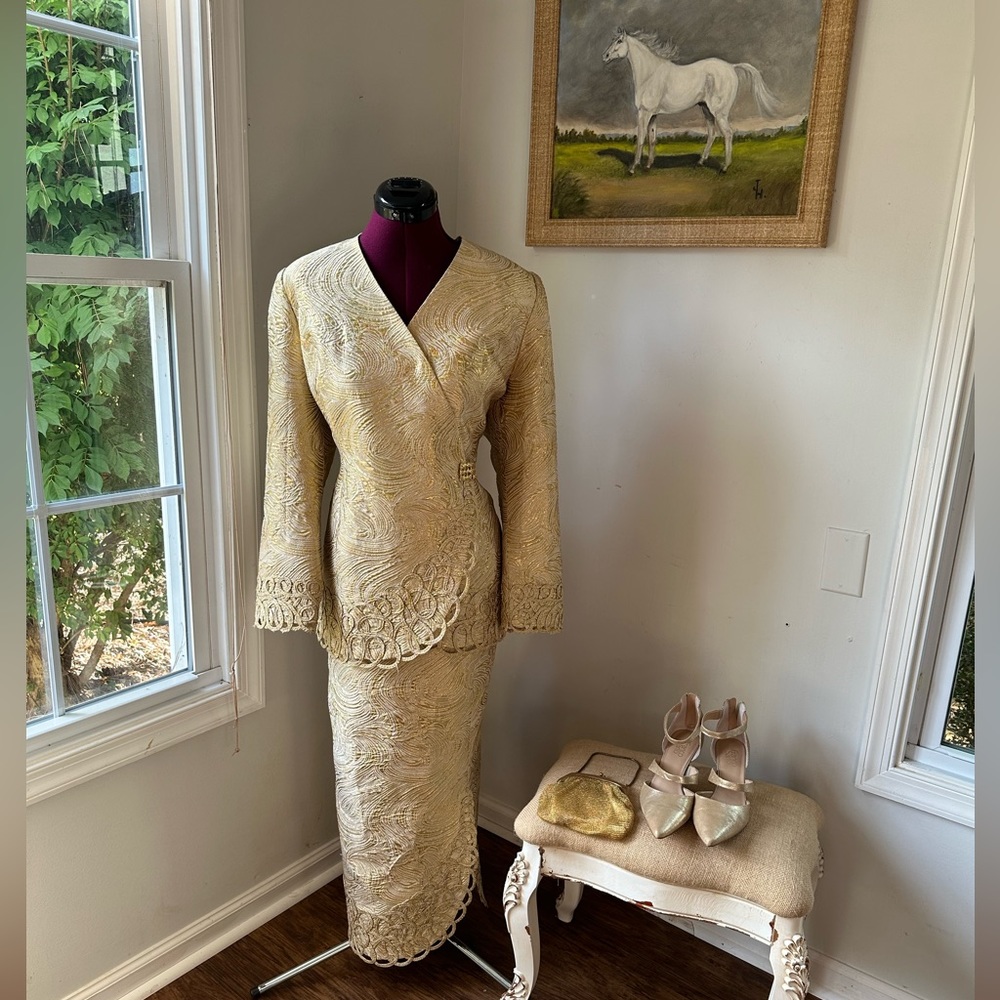 Rare⚡️Vintage 2 piece vibrant gold suit by Lisa Renee XL